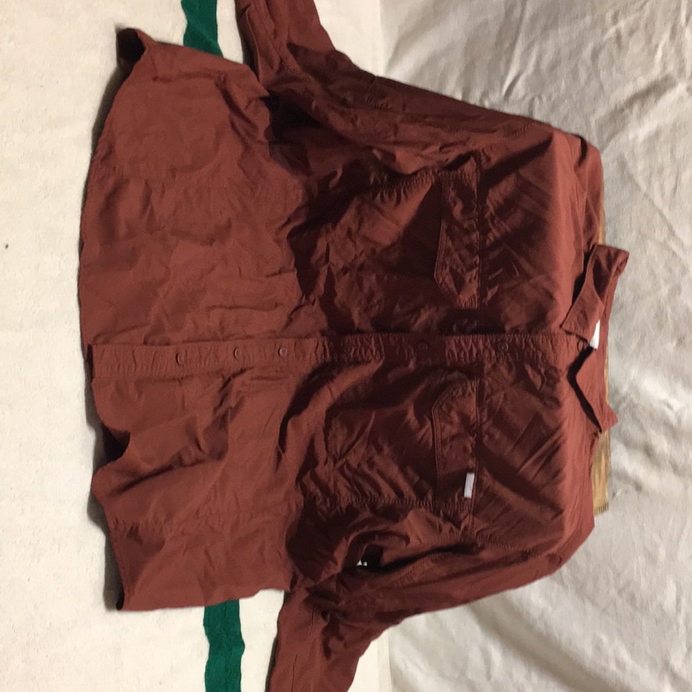 Columbia mens omni-shade button down shirt